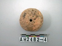 藏品(紅色細砂刺點陶紡輪)的圖片